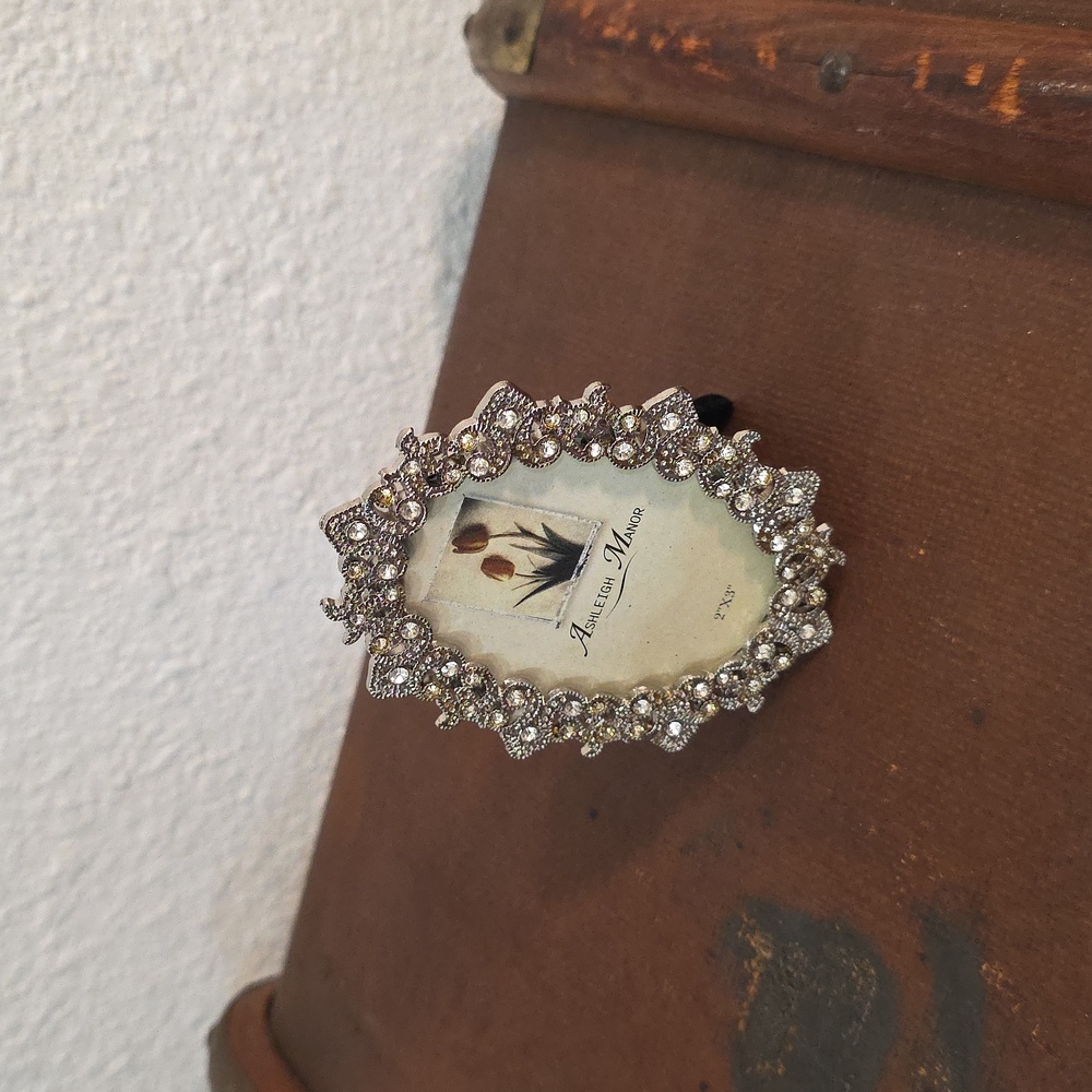 Ashleigh Manor Rhinestone Glass Picture Frame - Picture 5 of 5
